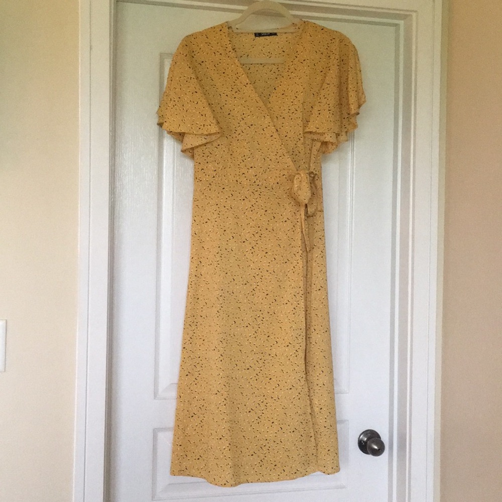 Yellow summer midi dress